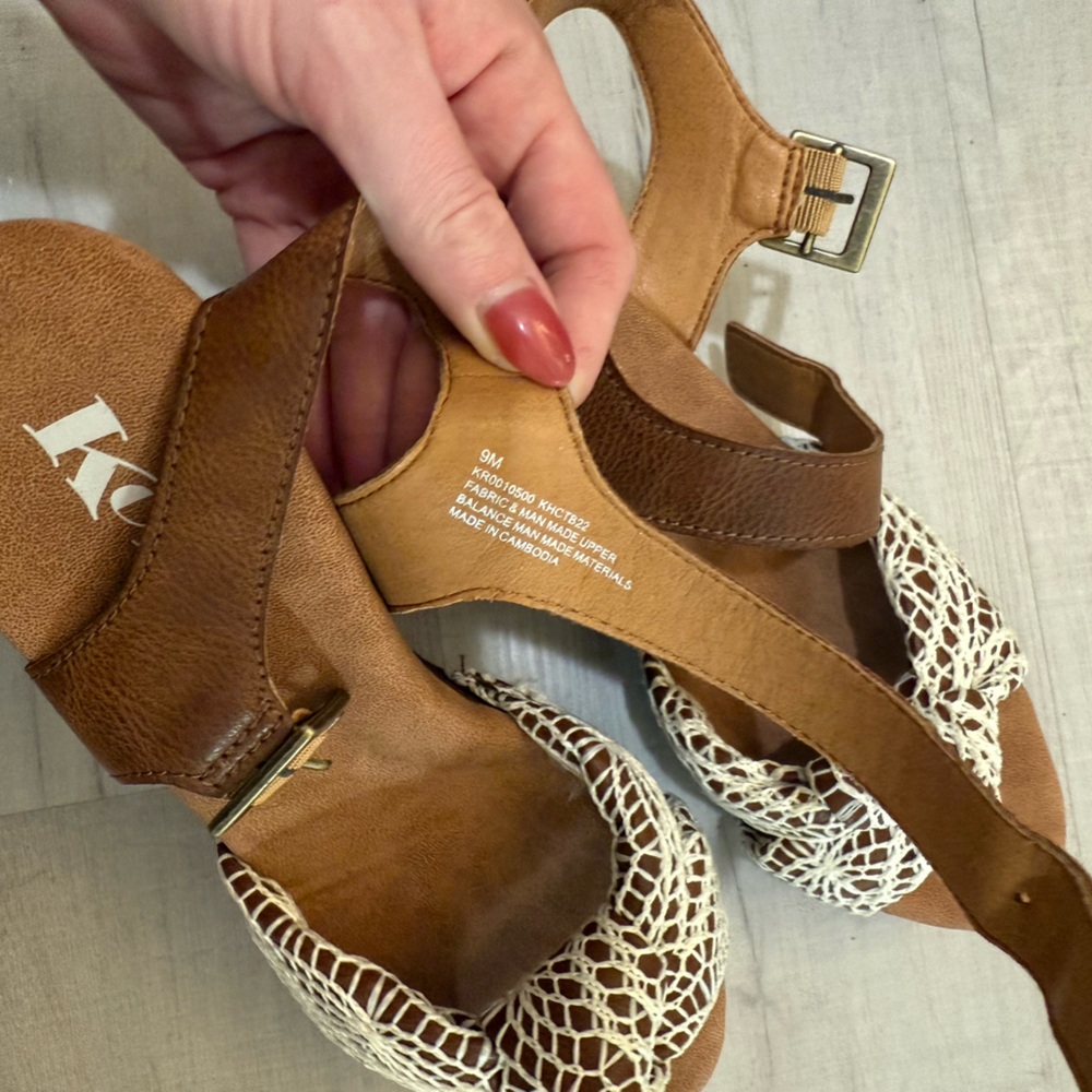 Kork-Ease Brown and White Women's Sandals NWOT SIZE 9 - Picture 15 of 16